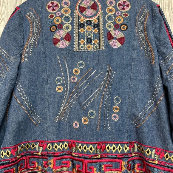 Coldwater Creek Colorful Artsy Boho Embroidered Jean Jacket Size Medium - Picture 10 of 12